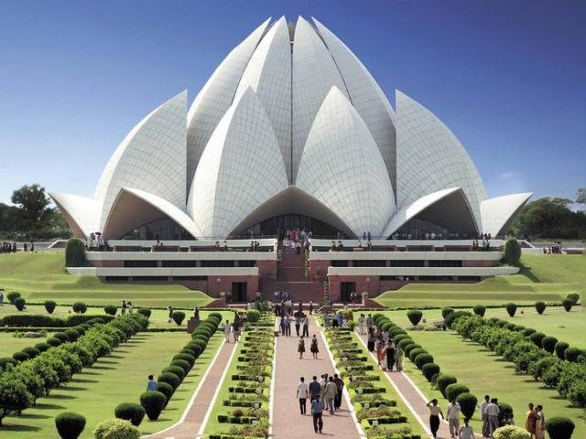 Read more about the article Lotus Temple – New Delhi