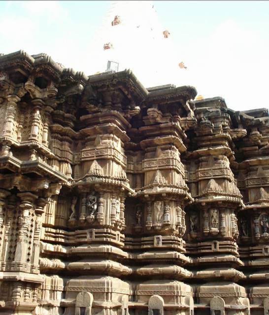 ಕೊಲ್ಲಾಪುರ ಮಹಾಲಕ್ಷ್ಮಿ ದೇಗುಲ