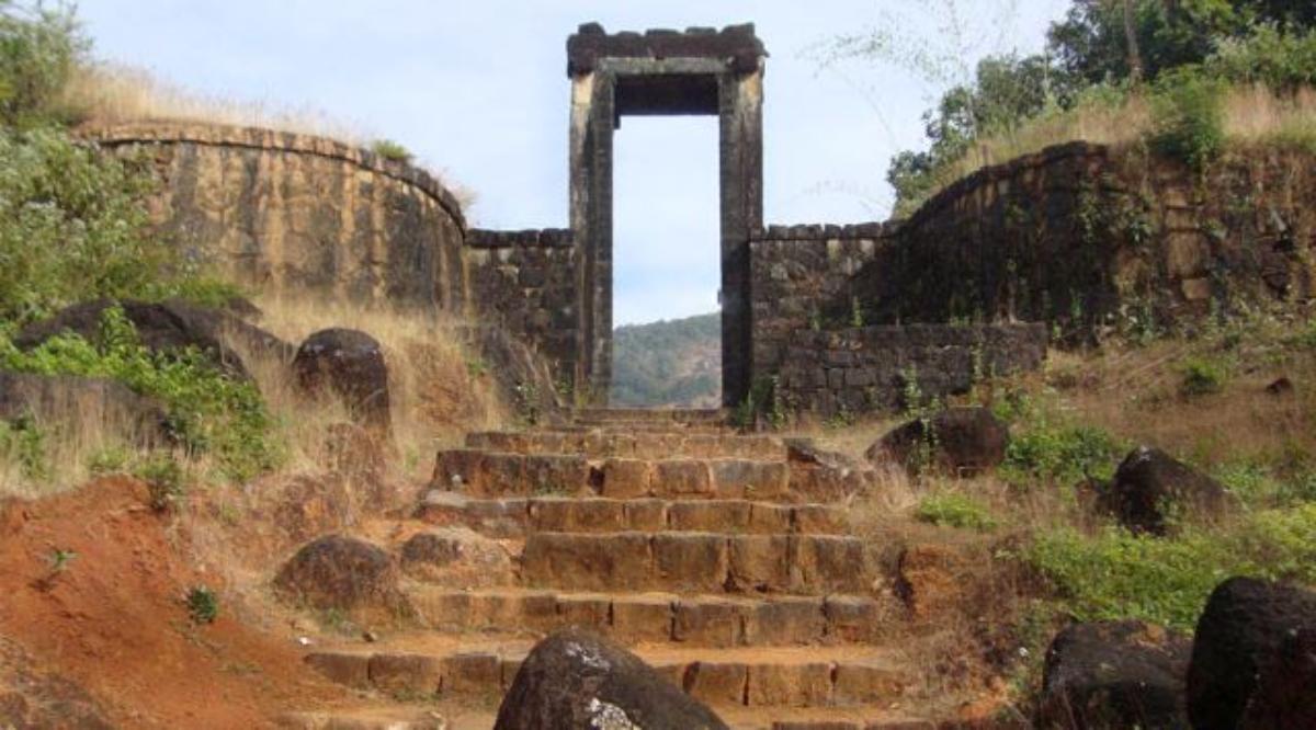ಗಡಾಯಿಕಲ್ಲು ದ್ವಾರ