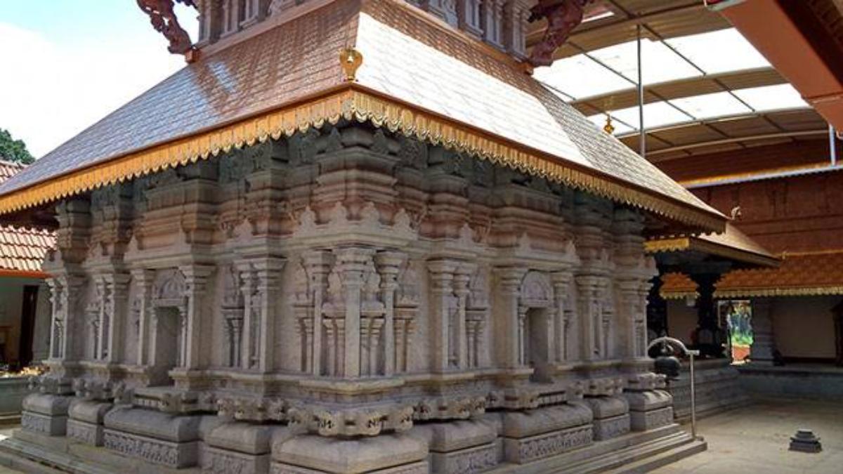 ಗರ್ಭಗುಡಿ ಹೊರಾಂಗಣ ಶ್ರೀ ವಿಷ್ಣುಮೂರ್ತಿ ದೇವಸ್ಥಾನ ಉಂಡಾರು