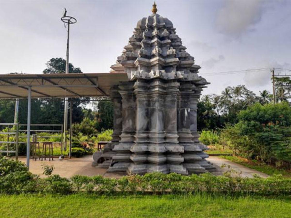 ಬಲಬದಿ ನೋಟ ಮುಖ್ಯಪ್ರಾಣಗುಡಿ ಶ್ರೀ ವಿಷ್ಣುಮೂರ್ತಿ ದೇವಸ್ಥಾನ ಉಂಡಾರು